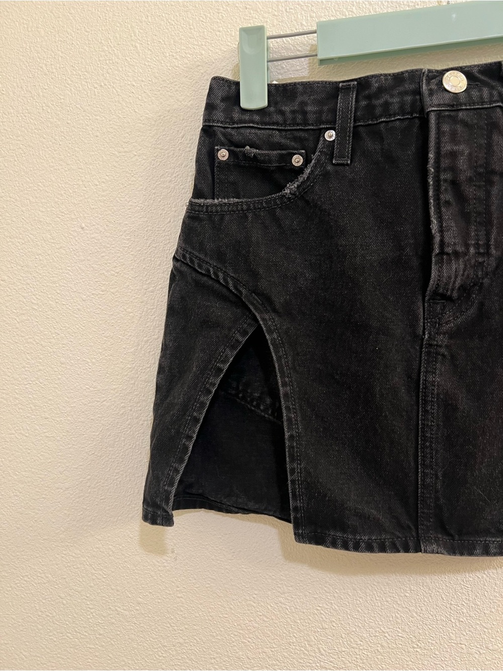 GRLFRND denim double slit mini skirt - 25 - Picture 3 of 7